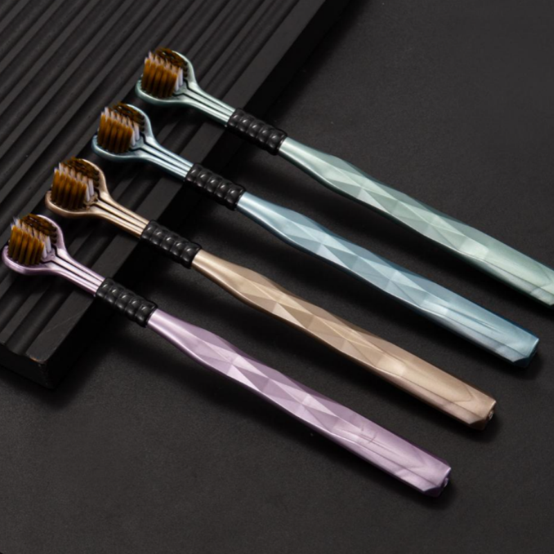 🔥HOT SALE🦷Only ￡1.19/PCS🔥Three-headed multi-angle cleaning toothbrush