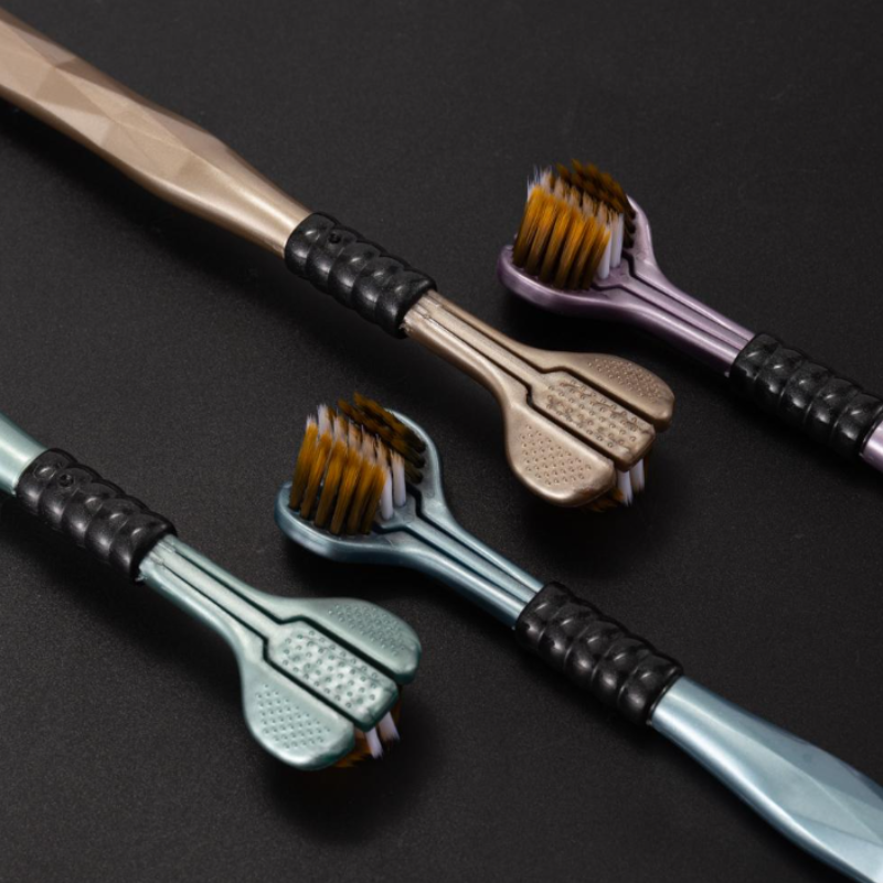 🔥HOT SALE🦷Only ￡1.19/PCS🔥Three-headed multi-angle cleaning toothbrush
