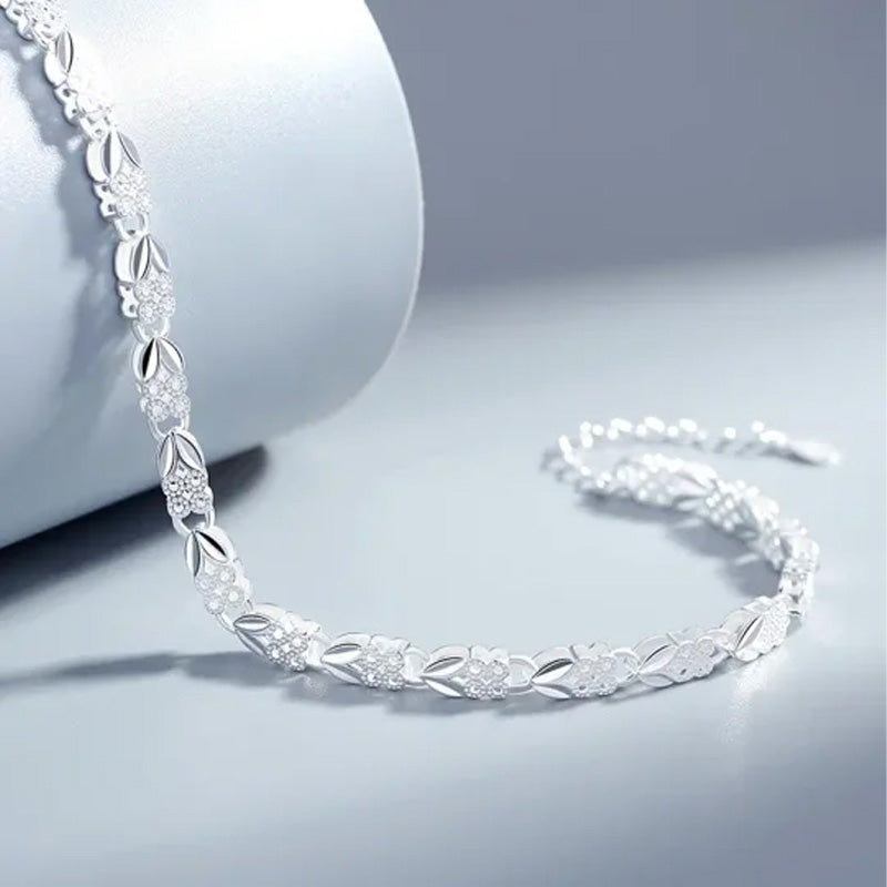 🎅 HOLIDAY HAUL SALE✨Elegant Sparkling Lucky Clover Bracelet🍀