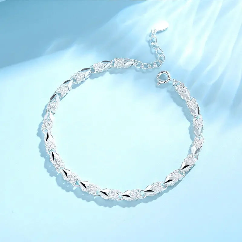 🎅 HOLIDAY HAUL SALE✨Elegant Sparkling Lucky Clover Bracelet🍀