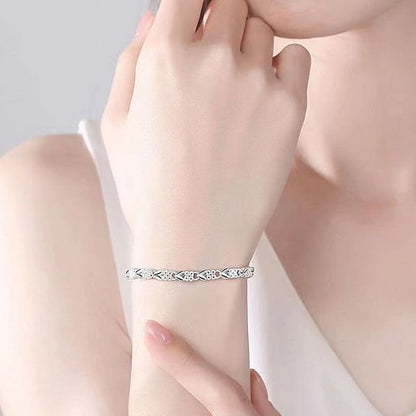 🎅 HOLIDAY HAUL SALE✨Elegant Sparkling Lucky Clover Bracelet🍀