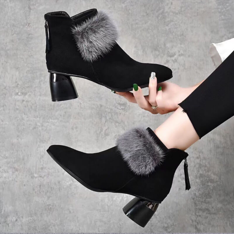 [perfect gift]Winter Women's Elegant Chunky Furry Ankle