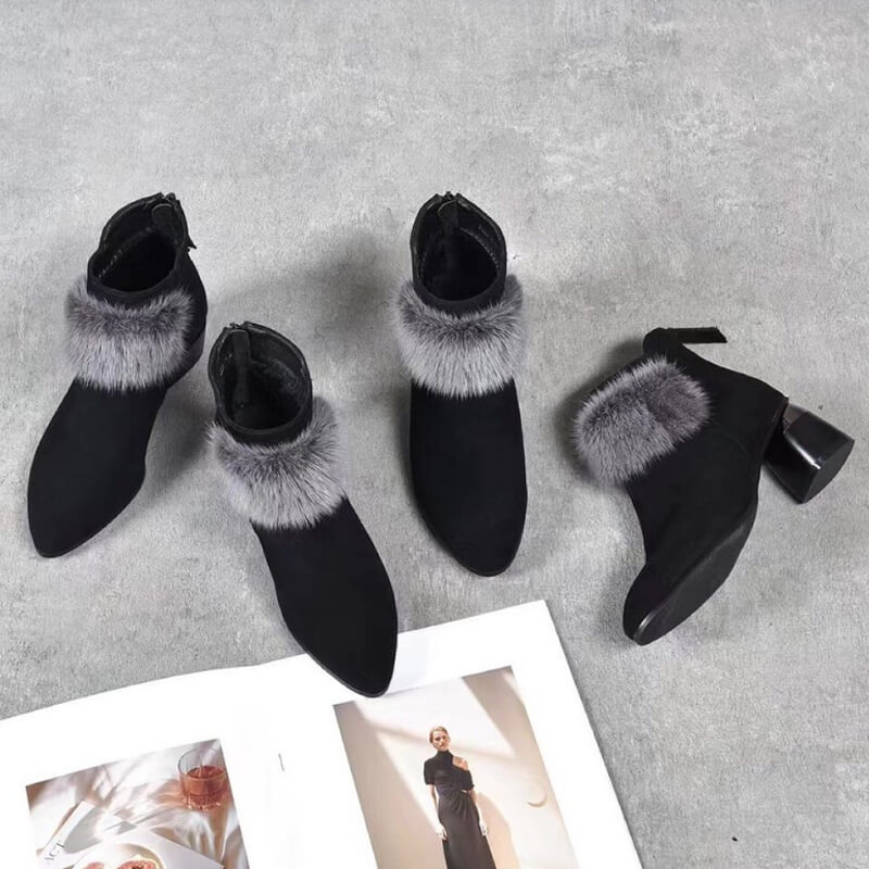 [perfect gift]Winter Women's Elegant Chunky Furry Ankle