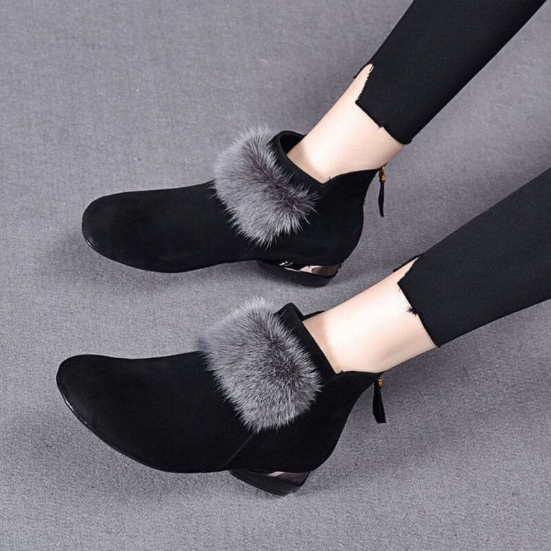 [perfect gift]Winter Women's Elegant Chunky Furry Ankle