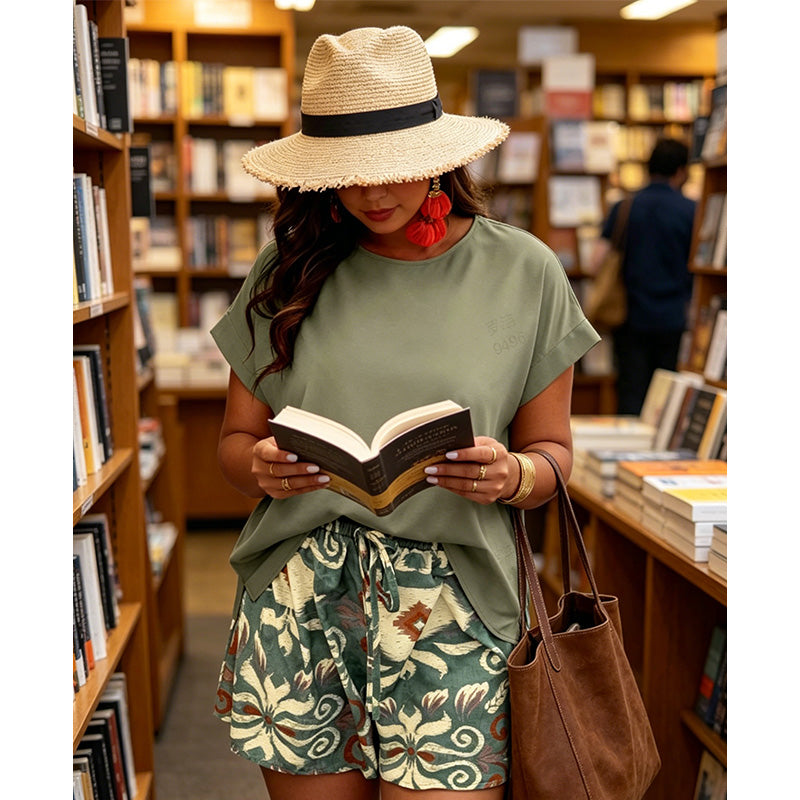 👕 LIMITED-TIME 50% OFF! ✨ Women's Plus Size 2-Piece Set – Batwing Top, Printed Shorts, Drawstring Waist 🌿