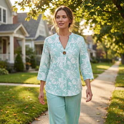 🔥✨ Stylish 2-piece set with V-neck – relaxed & flattering fit 👗
